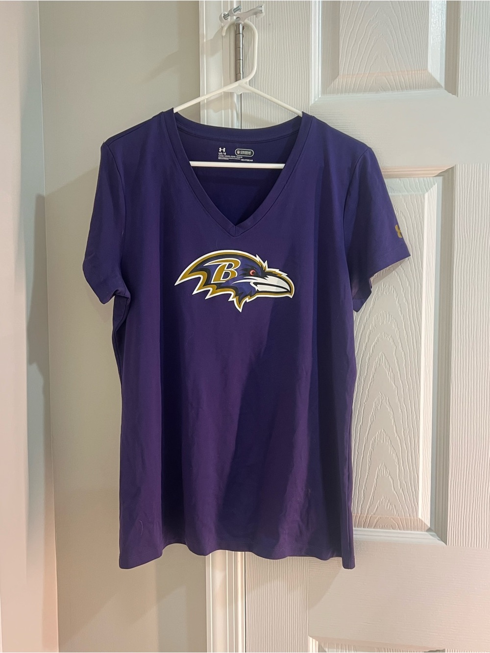 Under Armour Women's Baltimore Ravens Purple V-Neck Tee- large